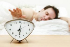 كيفية الاستيقاظ من النوم مبكرا وحل مشكلة النوم الثقيل ببعض الخطوات الرائعة