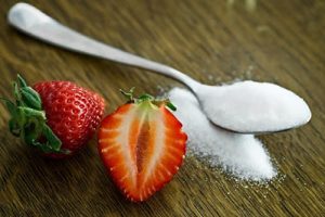 علاقة الانسان مع السكر سبعة أشياء ستحدث بالتأكيد لك إذا امتنعت عن تناول السكر لمدة شهر