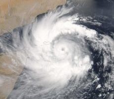 معلومات عن اعصار ماكونو والذي يهدد ثلاث دول عربية بالخطر لحدوثه