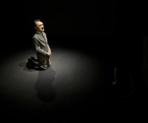 تمثال هتلر تم بيعه ب 17 مليون دولار بمزاد بدار كريستي شاهد الان تمثال هتلر الراكع
