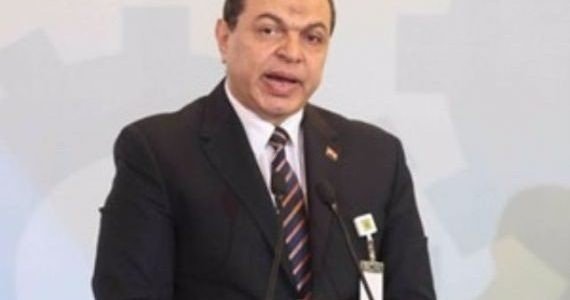 وزير القوى العاملة يعلن عن صرف 21 ألف يورو مكافأة نهاية الخدمة نهاية الخدمة لعامل مصري في اليونان